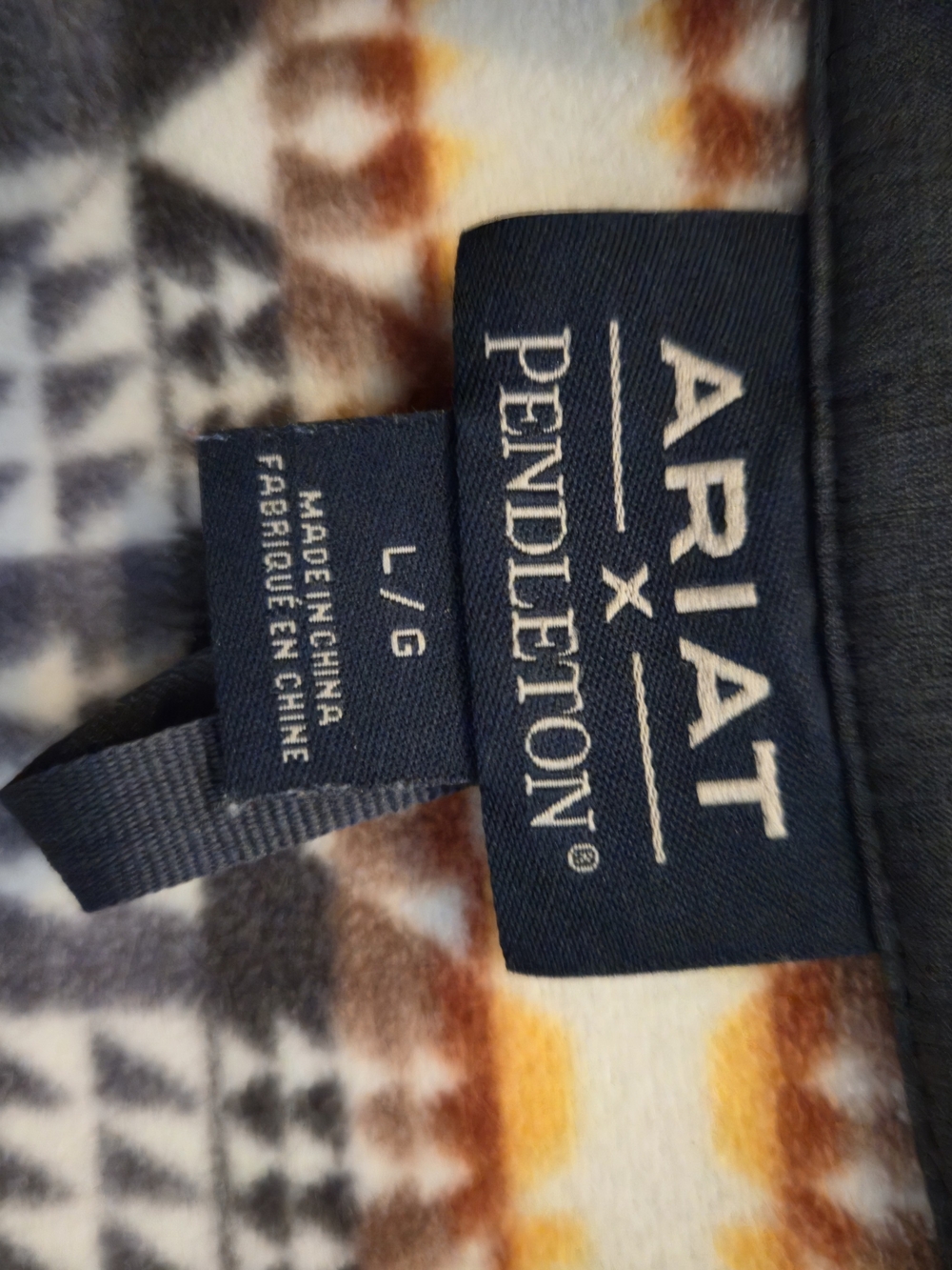 Ariat/Pendleton Gray Softshell Utility Jacket with Patterned Lining - Picture 4 of 4
